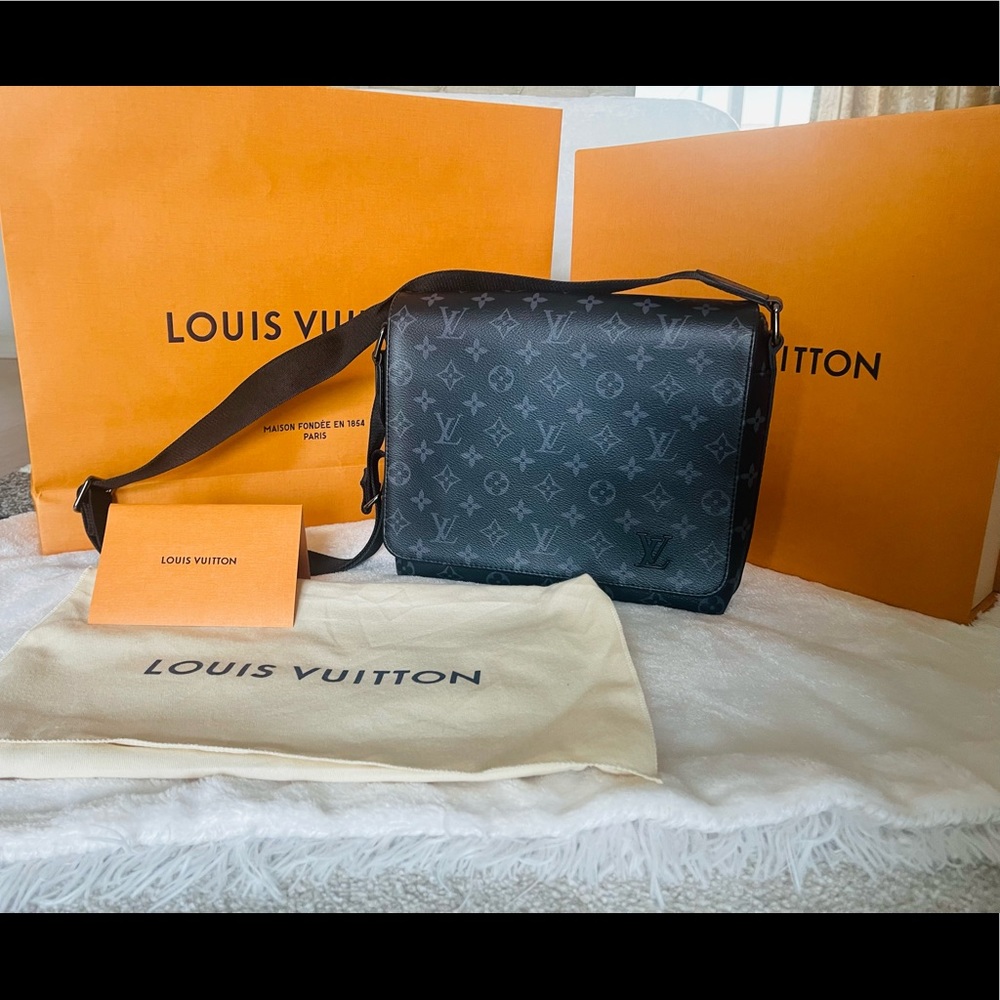 LOUIS VUITTON BRAND NEW DISTRICT PM (M45272) Monogrammed Eclipse canvas